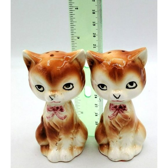 Salt and Pepper Shakers Pretty Cat with Ribbon Vintage Japan 4 Inch Porcelain - Picture 2 of 15